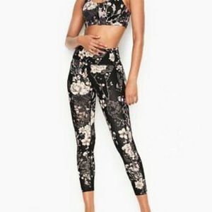 Knockout Maximum Support Front-Close Sport Bra - Floral